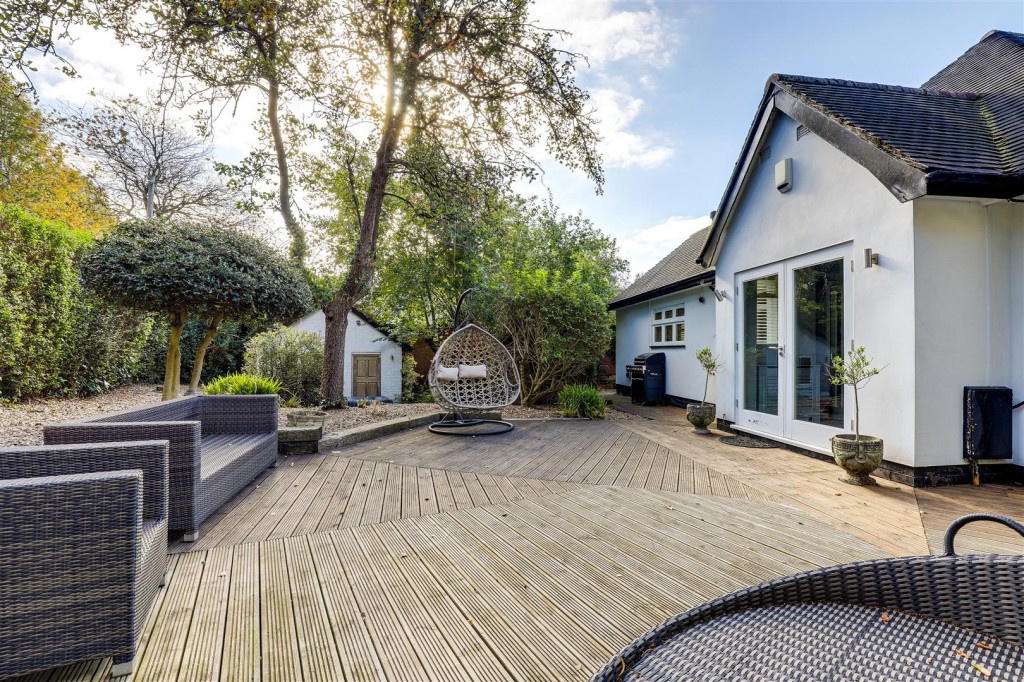 Private Road, Sherwood, Nottinghamshire, NG5 4DB