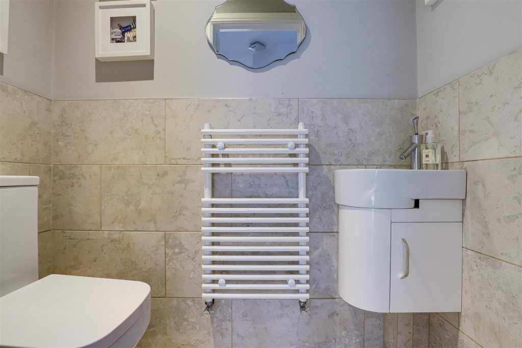 Private Road, Sherwood, Nottinghamshire, NG5 4DB