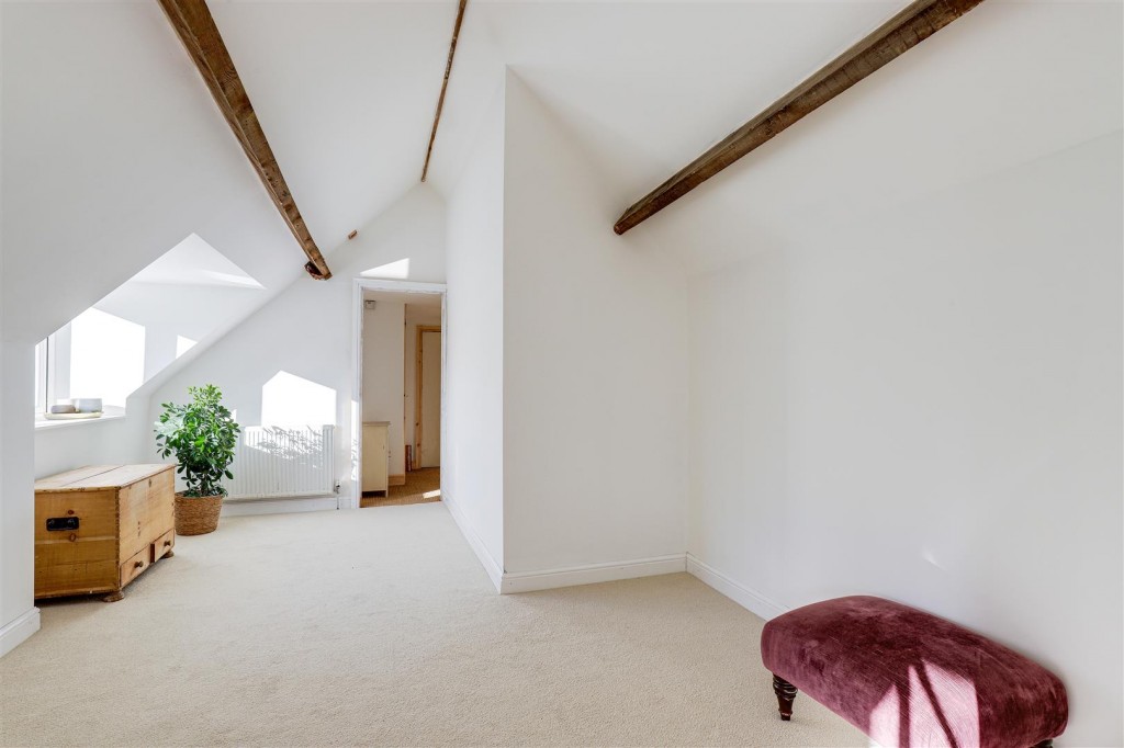 Private Road, Sherwood, Nottinghamshire, NG5 4DB