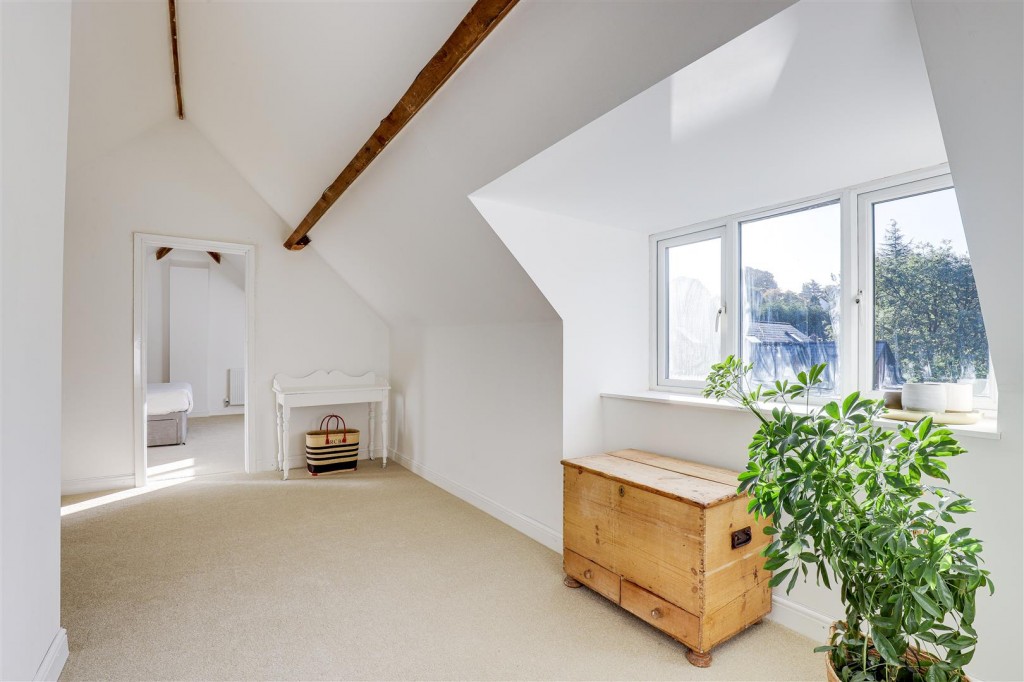 Private Road, Sherwood, Nottinghamshire, NG5 4DB