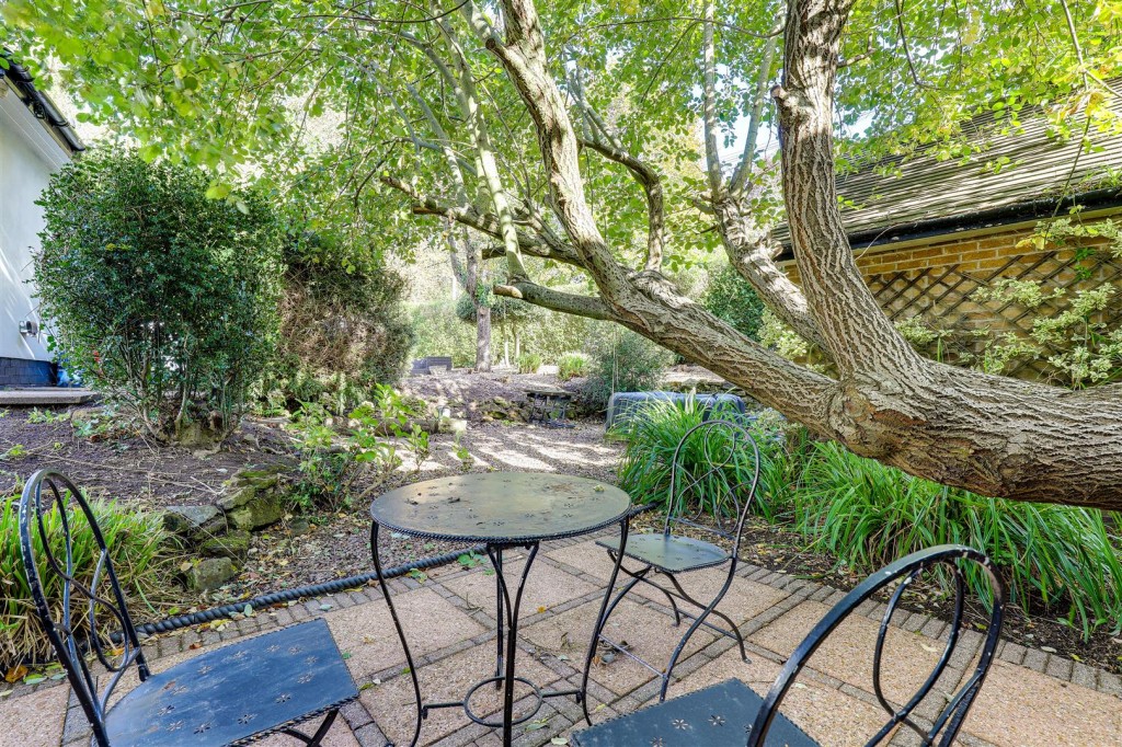 Private Road, Sherwood, Nottinghamshire, NG5 4DB