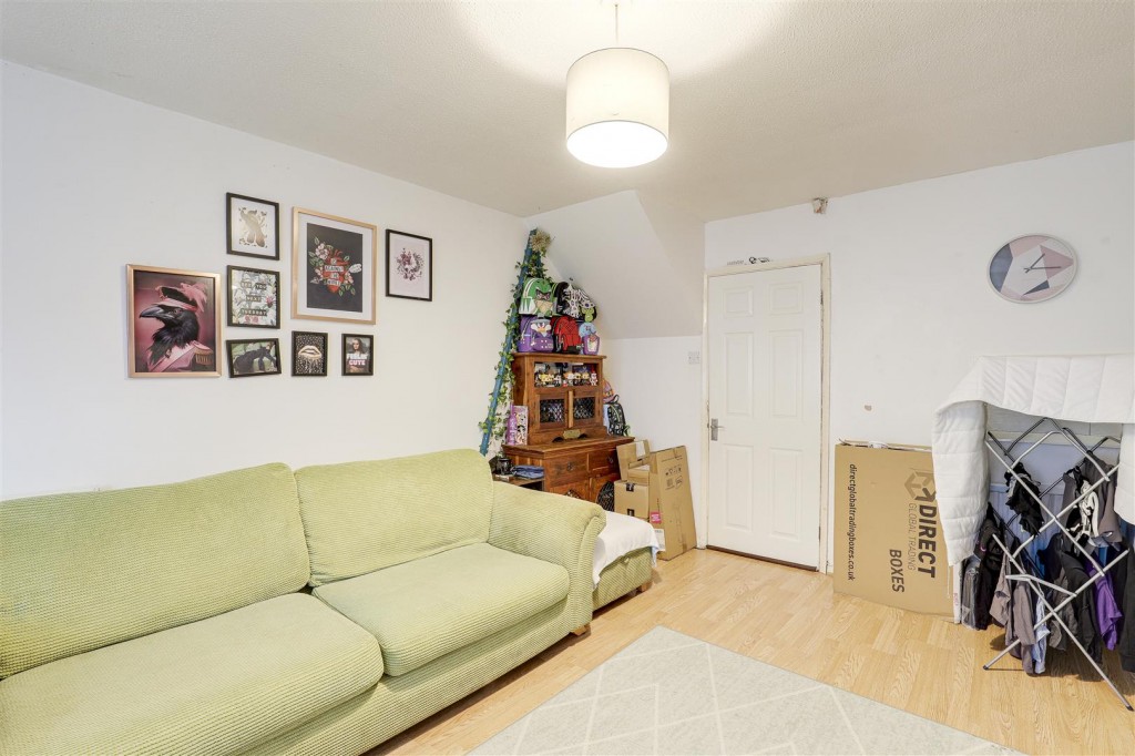 Mickledon Close, Nottingham, Nottinghamshire, NG2 1LE