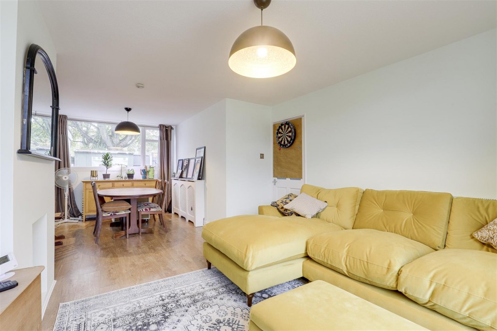 Glenlivet Gardens, Clifton, Nottinghamshire, NG11 8QB