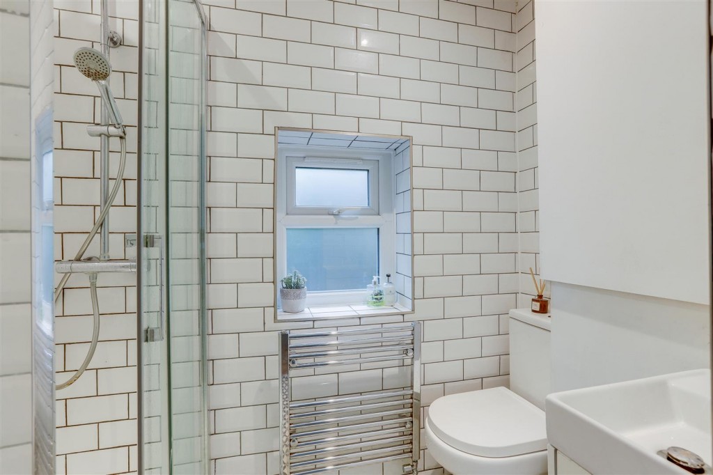 Byron Crescent, Ravenshead, Nottinghamshire, NG15 9GL