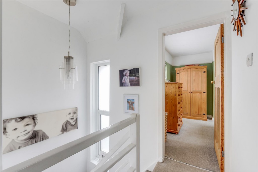 Byron Crescent, Ravenshead, Nottinghamshire, NG15 9GL