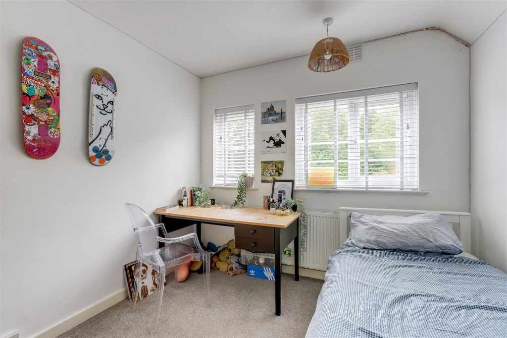 Byron Crescent, Ravenshead, Nottinghamshire, NG15 9GL