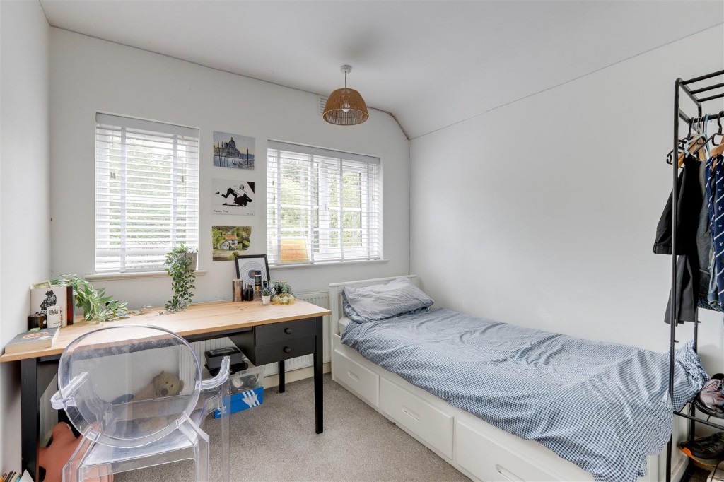 Byron Crescent, Ravenshead, Nottinghamshire, NG15 9GL