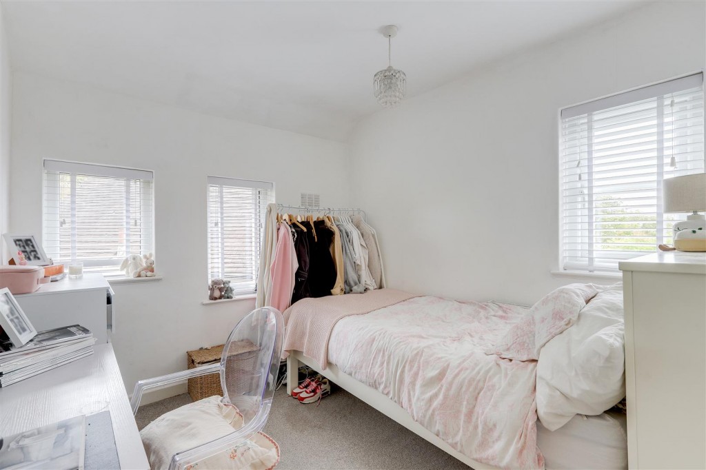 Byron Crescent, Ravenshead, Nottinghamshire, NG15 9GL