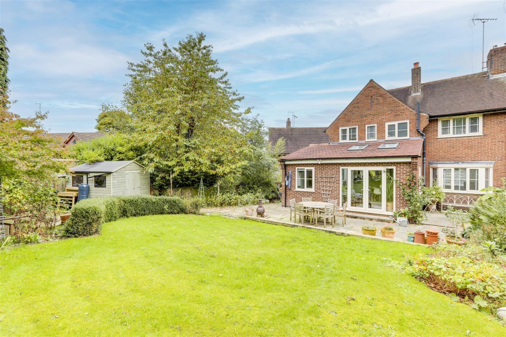 Byron Crescent, Ravenshead, Nottinghamshire, NG15 9GL