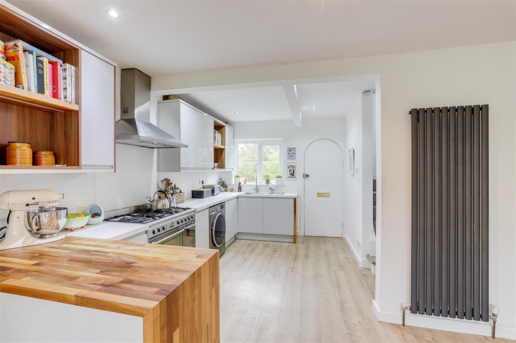 Byron Crescent, Ravenshead, Nottinghamshire, NG15 9GL