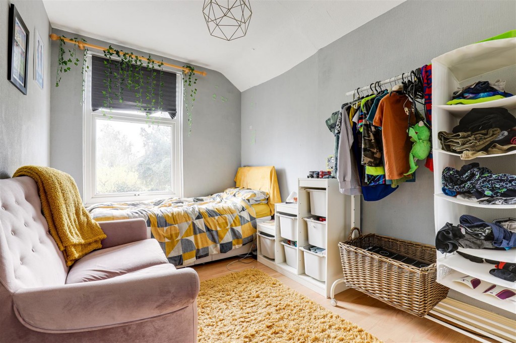 Forester Grove, Carlton, Nottinghamshire, NG4 1FR