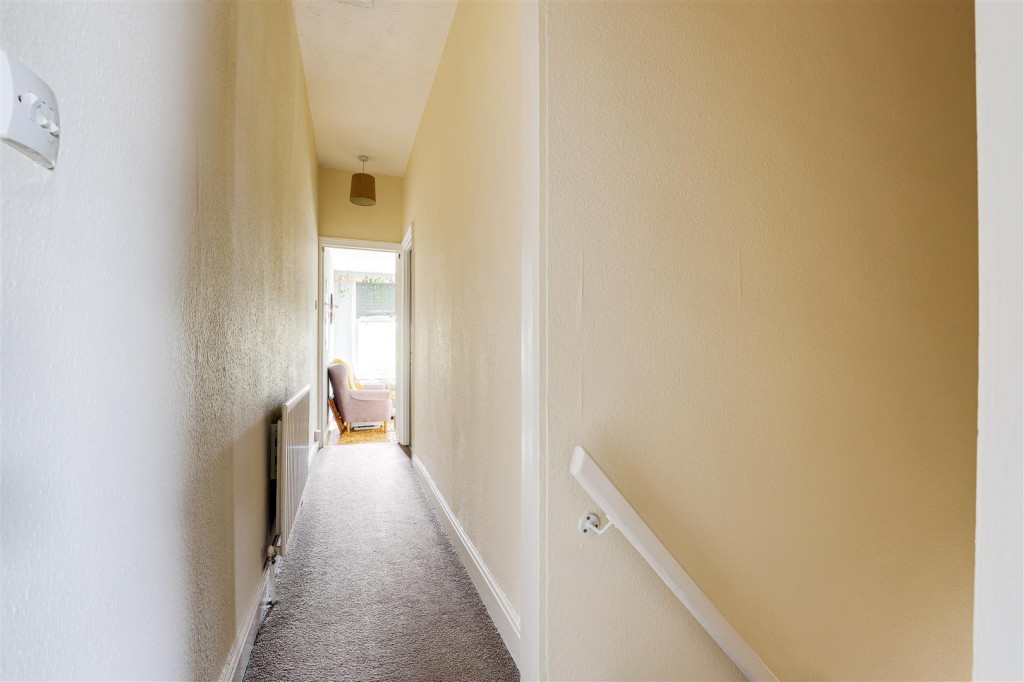 Forester Grove, Carlton, Nottinghamshire, NG4 1FR