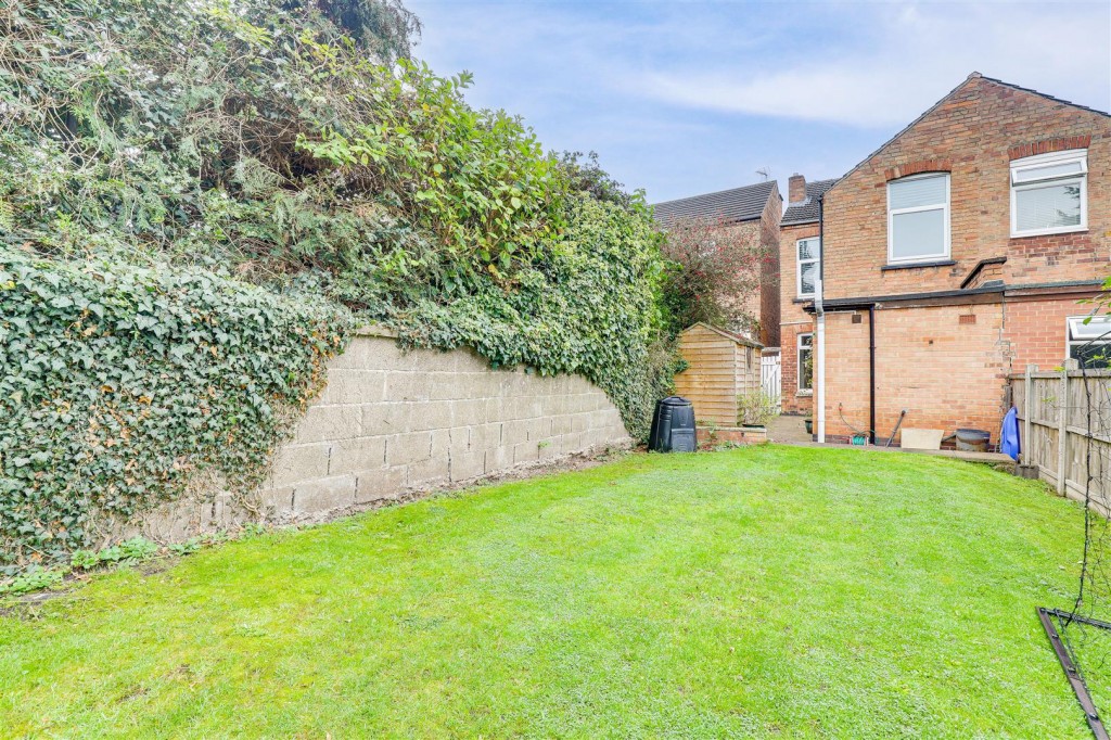 Forester Grove, Carlton, Nottinghamshire, NG4 1FR