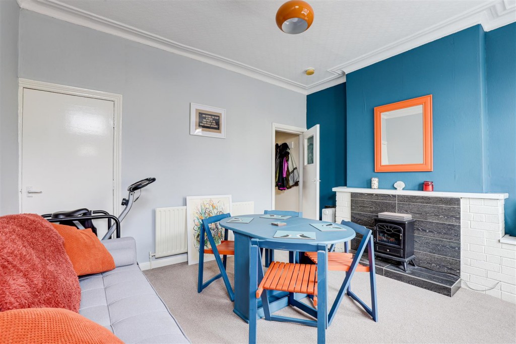 Forester Grove, Carlton, Nottinghamshire, NG4 1FR