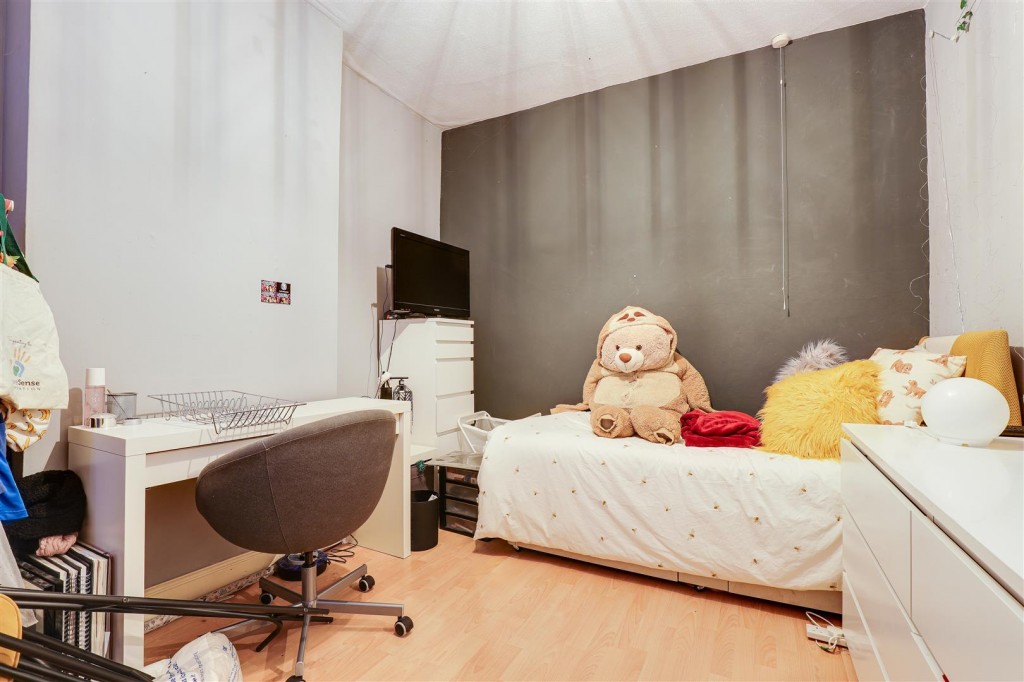 Forester Grove, Carlton, Nottinghamshire, NG4 1FR