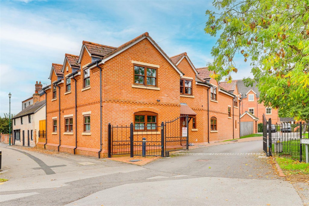 Manor House Close, Wilford Village, Nottinghamshire, NG11 7BR