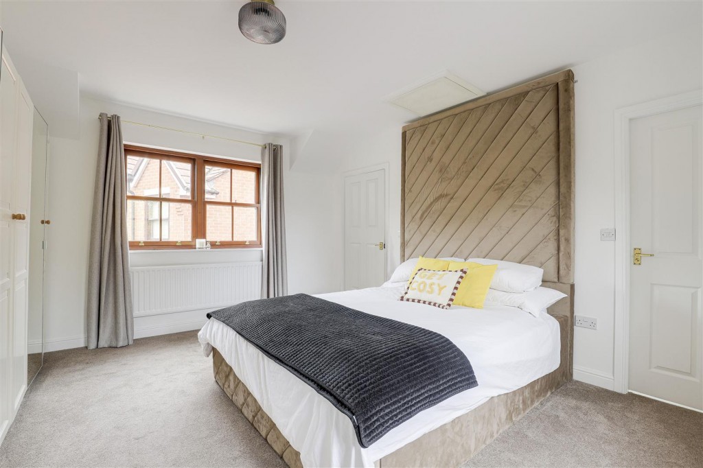 Manor House Close, Wilford Village, Nottinghamshire, NG11 7BR