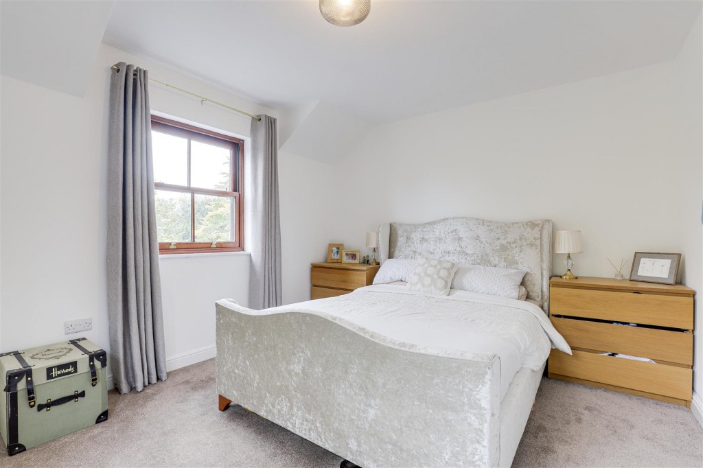 Manor House Close, Wilford Village, Nottinghamshire, NG11 7BR