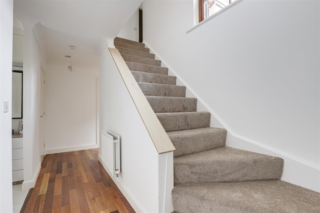 Manor House Close, Wilford Village, Nottinghamshire, NG11 7BR