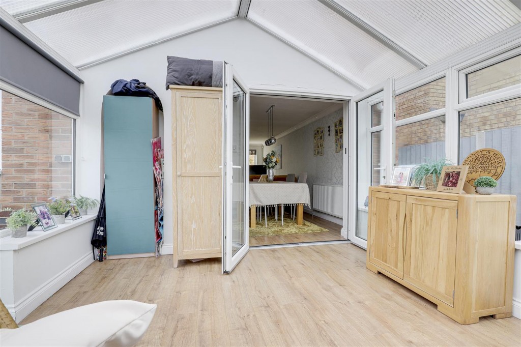 Gillercomb Close, West Bridgford, Nottinghamshire, NG2 6SE