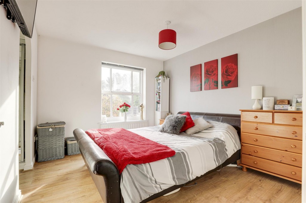 Gillercomb Close, West Bridgford, Nottinghamshire, NG2 6SE