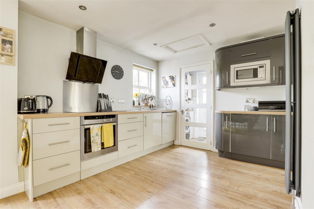 Gillercomb Close, West Bridgford, Nottinghamshire, NG2 6SE