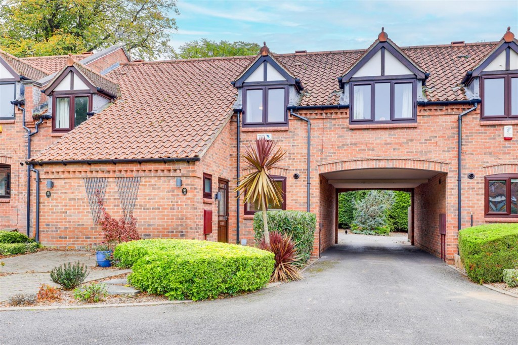 Old Lodge Drive, Nottingham, Nottinghamshire, NG5 3FQ