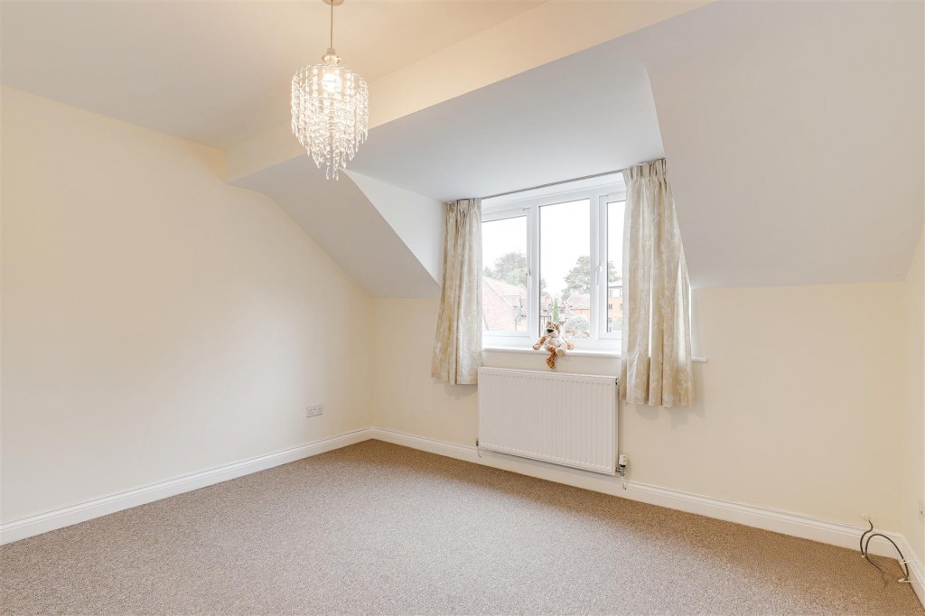 Old Lodge Drive, Nottingham, Nottinghamshire, NG5 3FQ