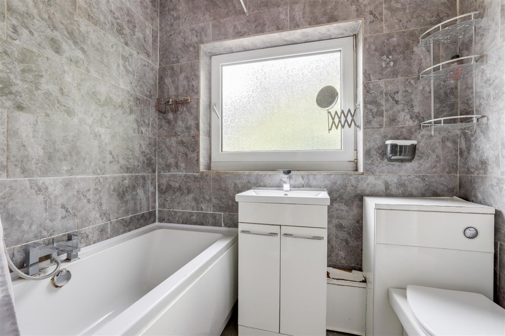 Barbara Square, Hucknall, Nottinghamshire, NG15 8AP