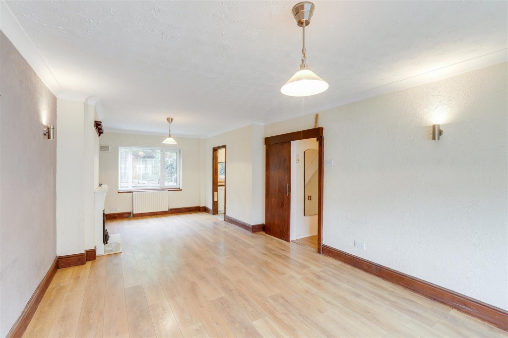 Barbara Square, Hucknall, Nottinghamshire, NG15 8AP