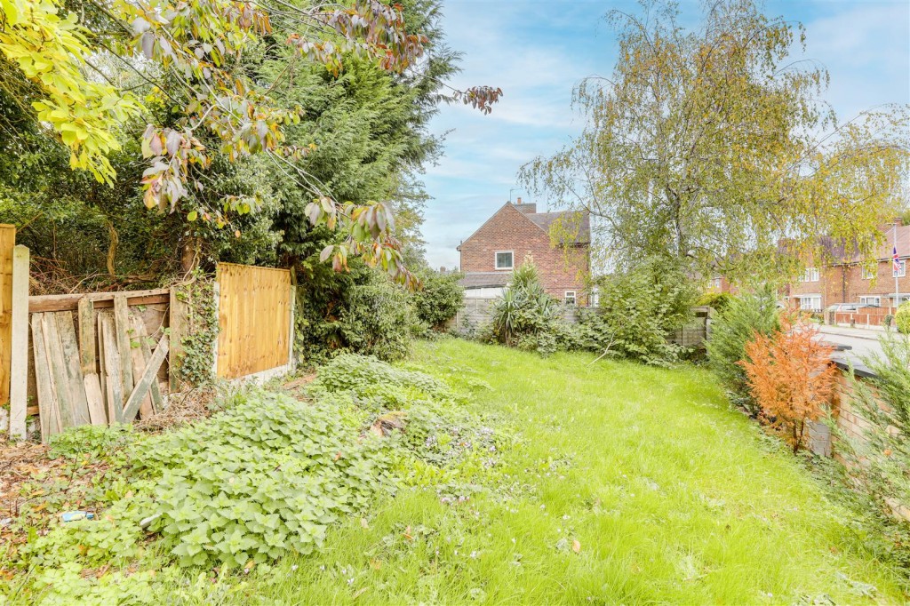 Barbara Square, Hucknall, Nottinghamshire, NG15 8AP