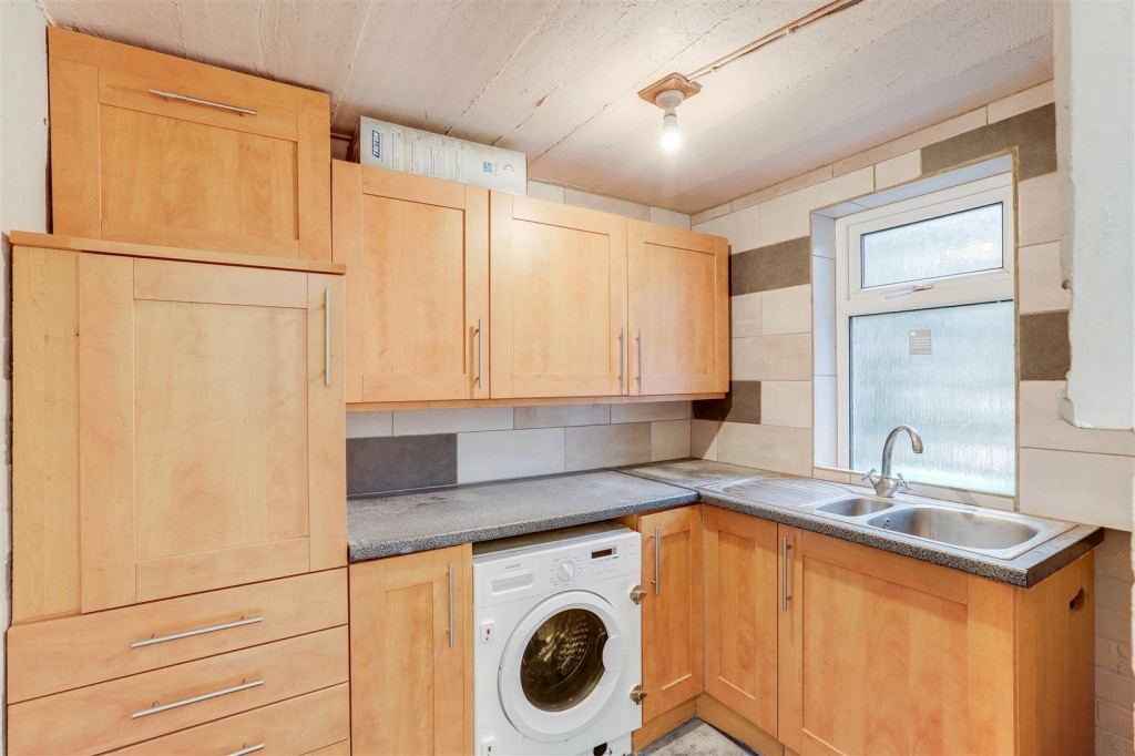 Barbara Square, Hucknall, Nottinghamshire, NG15 8AP