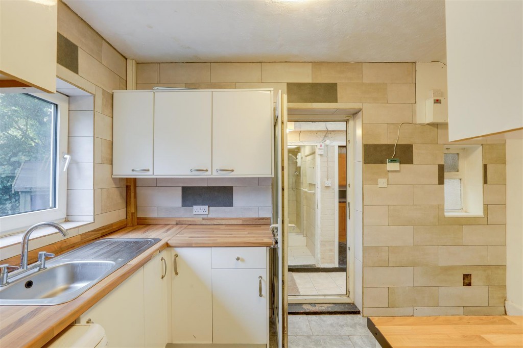 Barbara Square, Hucknall, Nottinghamshire, NG15 8AP