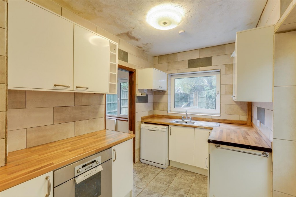 Barbara Square, Hucknall, Nottinghamshire, NG15 8AP