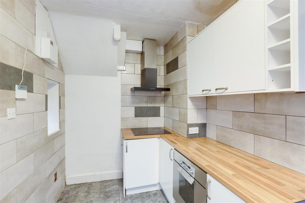 Barbara Square, Hucknall, Nottinghamshire, NG15 8AP