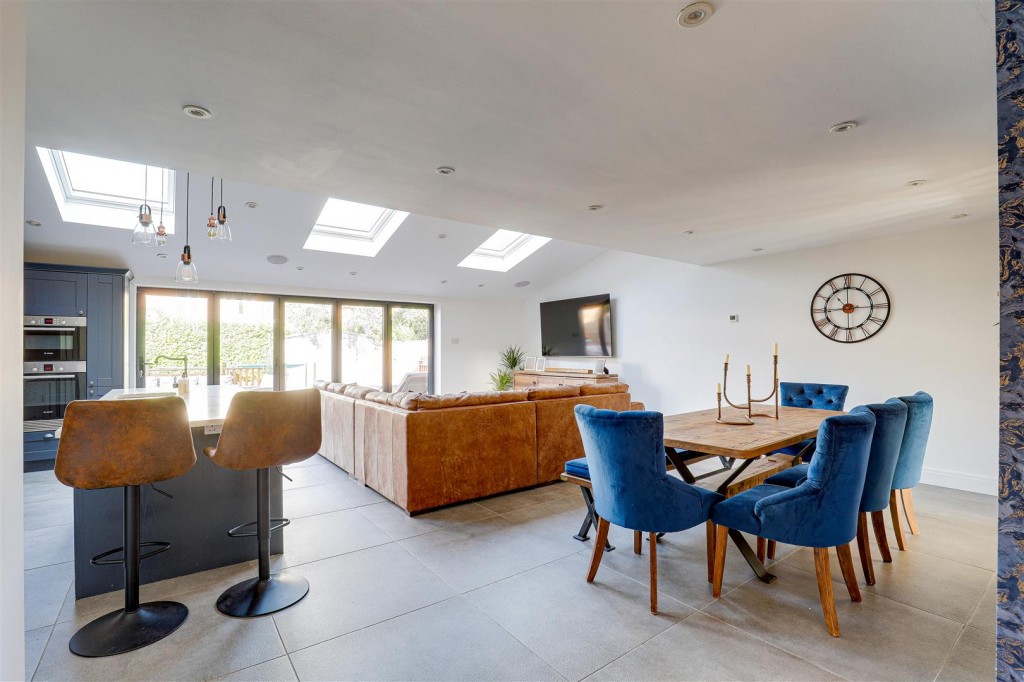 Cottage Meadow, Colwick, Nottinghamshire, NG4 2DG