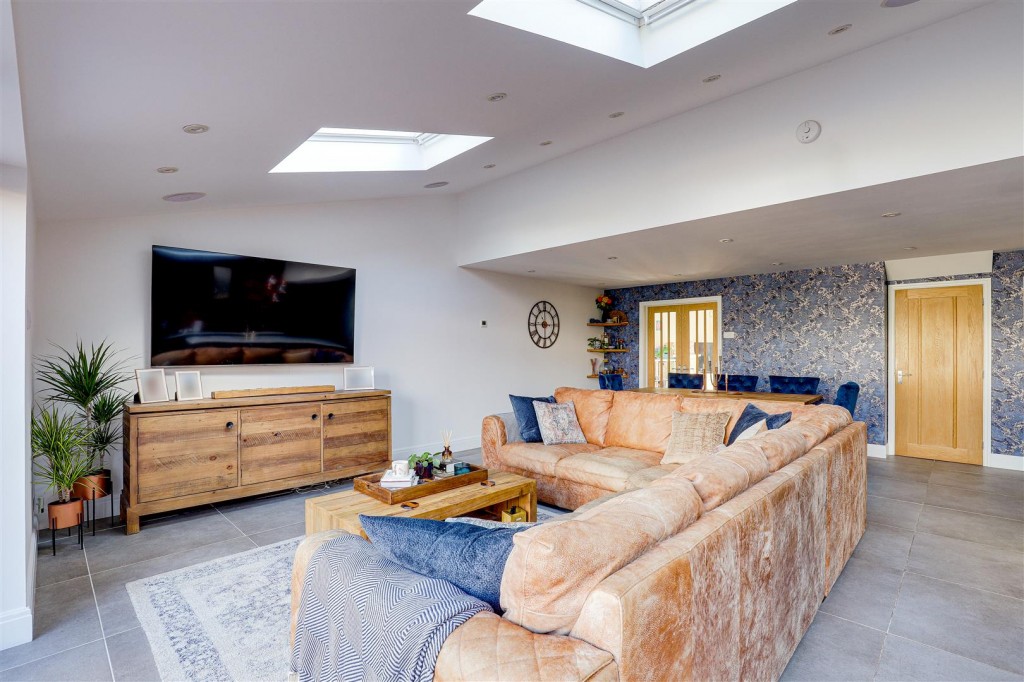 Cottage Meadow, Colwick, Nottinghamshire, NG4 2DG