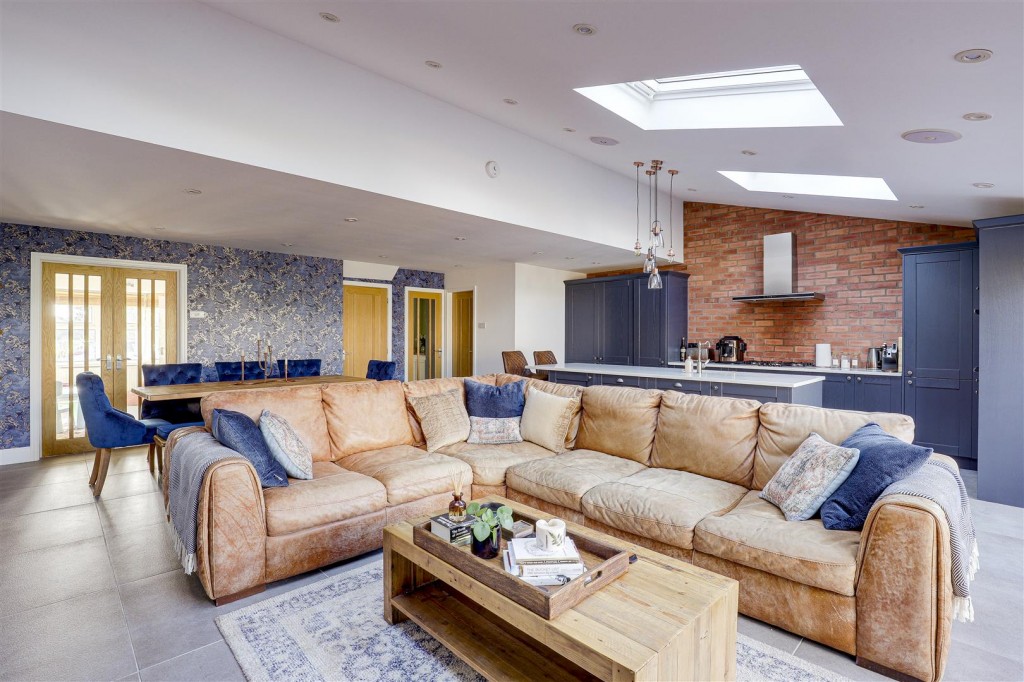 Cottage Meadow, Colwick, Nottinghamshire, NG4 2DG