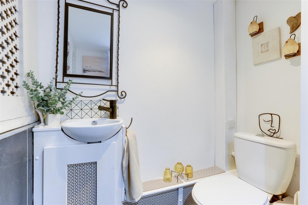 Sherwood Vale, Sherwood, Nottinghamshire, NG5 4EB