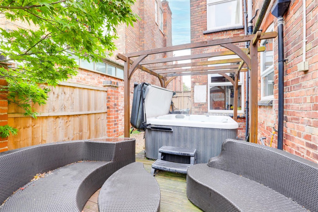 Stratford Road, West Bridgford, Nottinghamshire, NG2 6BA