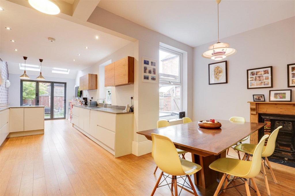 Stratford Road, West Bridgford, Nottinghamshire, NG2 6BA