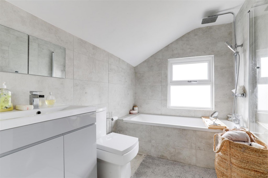 St. Albans Road, Arnold, Nottinghamshire, NG5 6JH