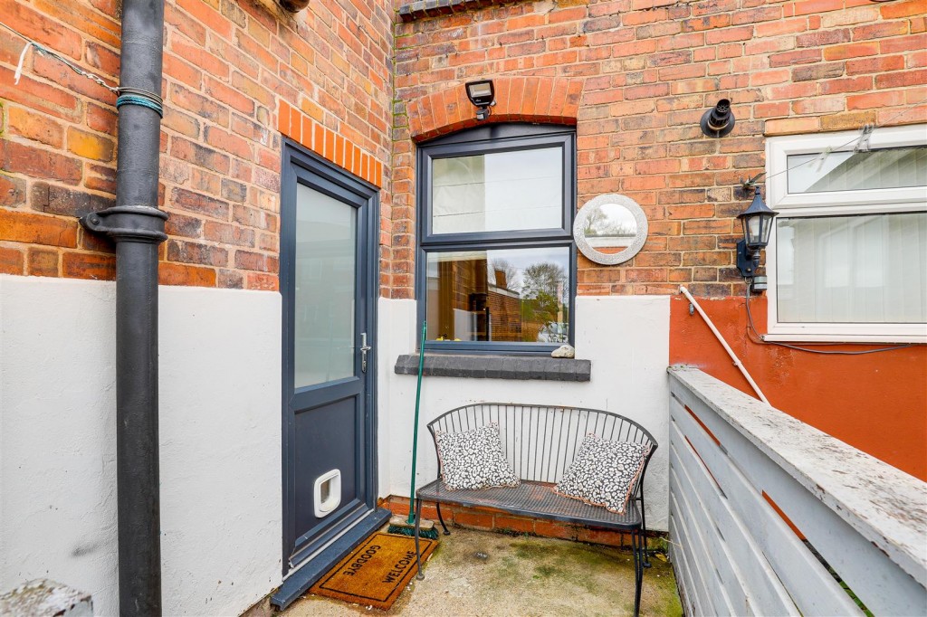 St. Albans Road, Arnold, Nottinghamshire, NG5 6JH