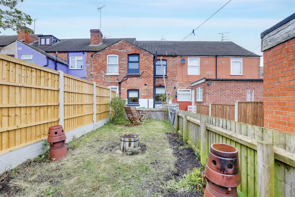 St. Albans Road, Arnold, Nottinghamshire, NG5 6JH