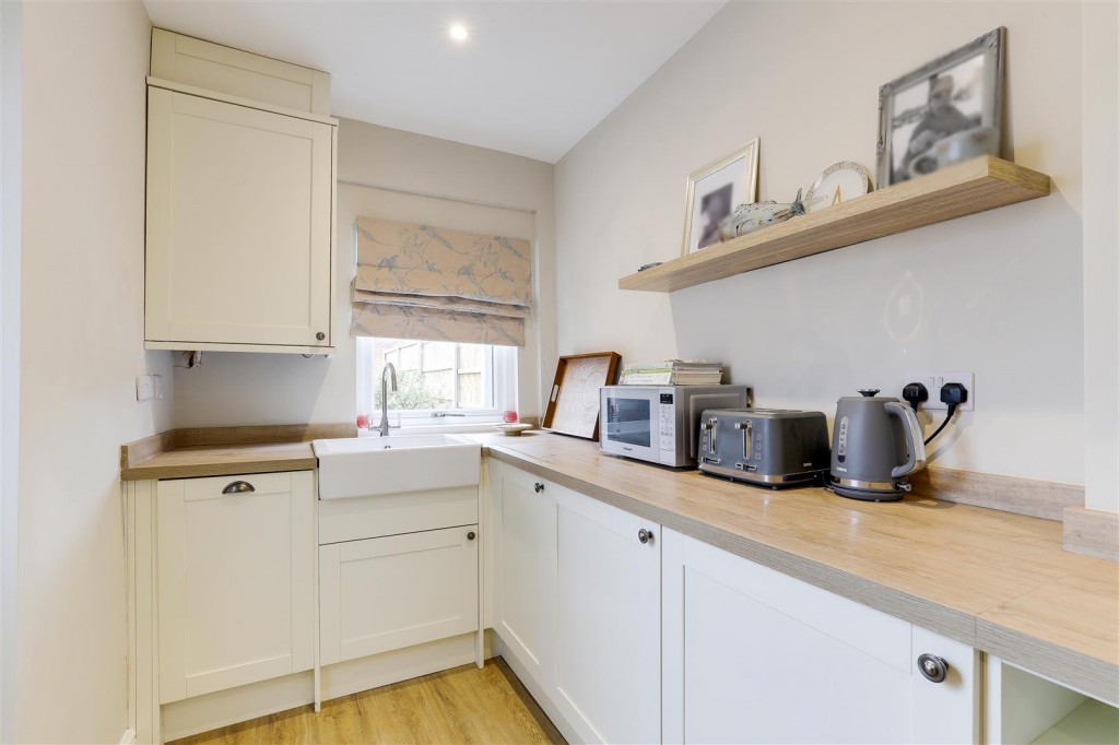 St. Albans Road, Arnold, Nottinghamshire, NG5 6JH