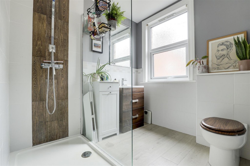 Devonshire Promenade, Lenton, Nottinghamshire, NG7 2DS