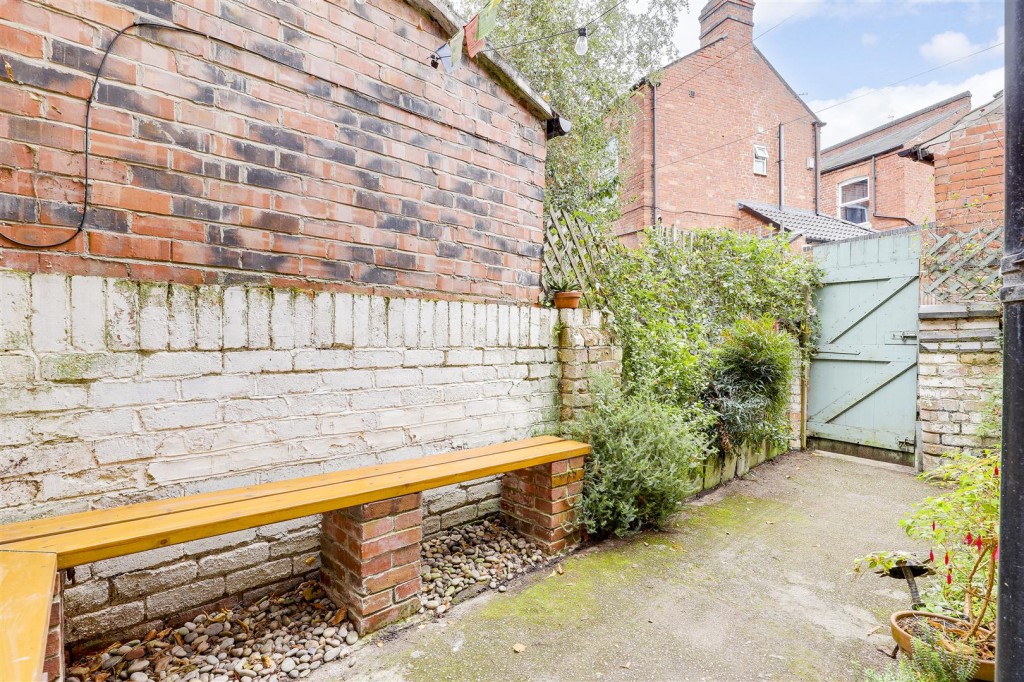 Devonshire Promenade, Lenton, Nottinghamshire, NG7 2DS