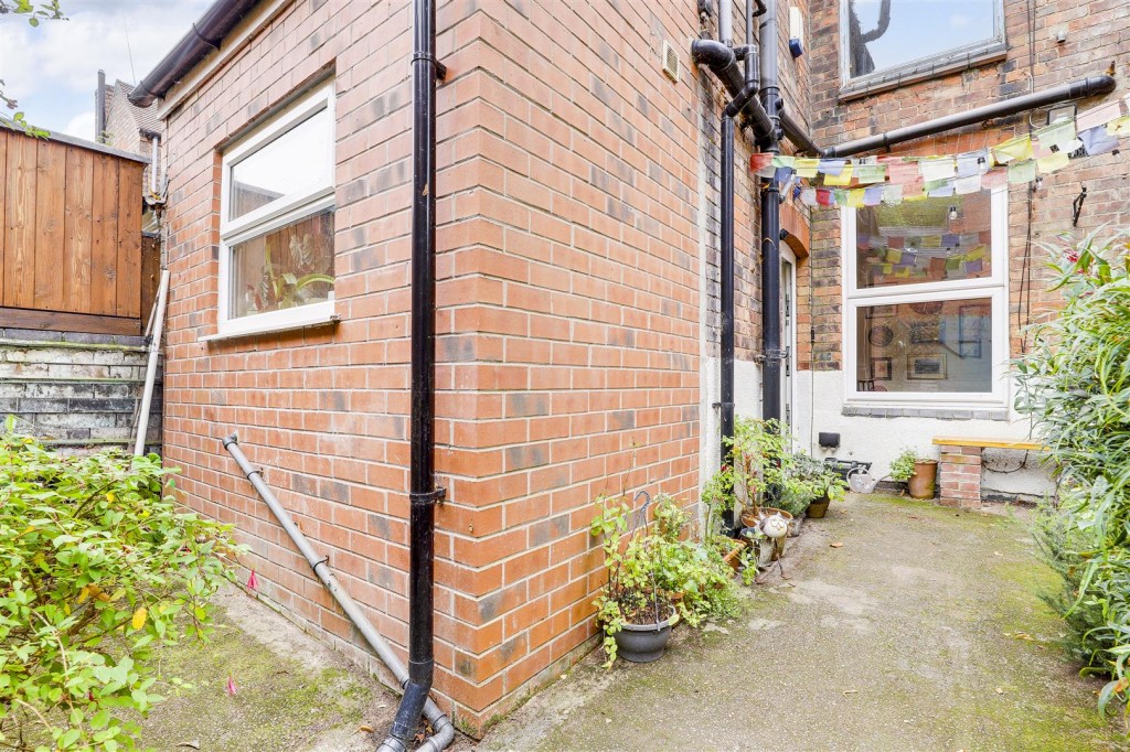 Devonshire Promenade, Lenton, Nottinghamshire, NG7 2DS