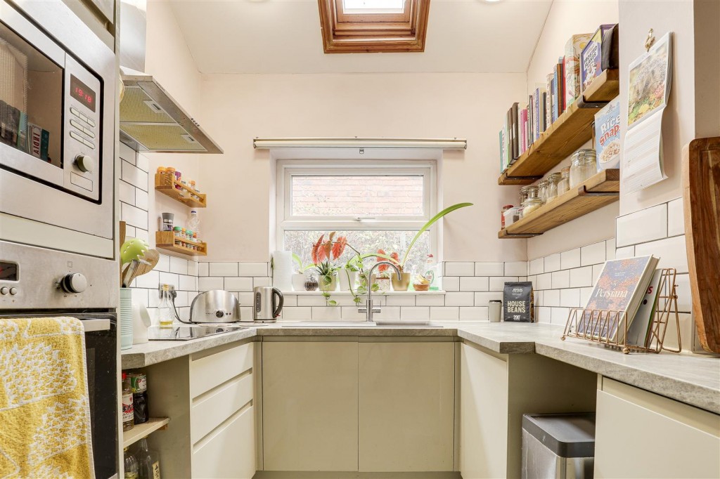 Devonshire Promenade, Lenton, Nottinghamshire, NG7 2DS