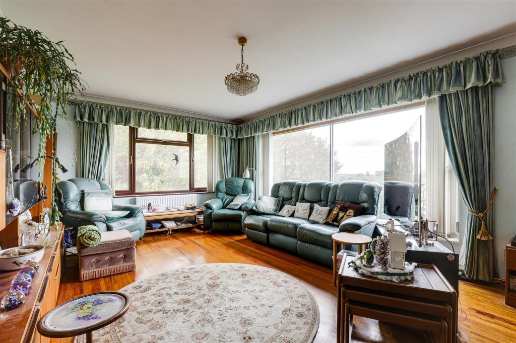 Foxhill Road, Burton Joyce, Nottinghamshire, NG14 5DB